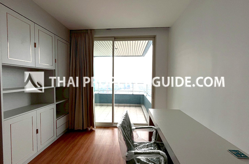 Condominium in Sathorn 